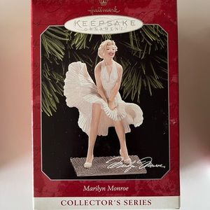 1998 hallmark collectors series Marilyn Monroe ornament